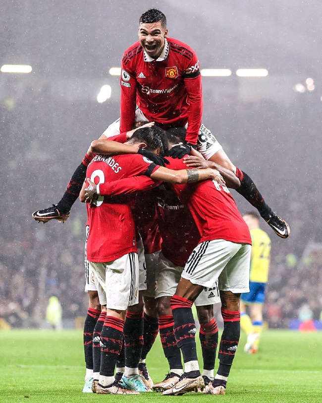 更是背后施 更是背后施