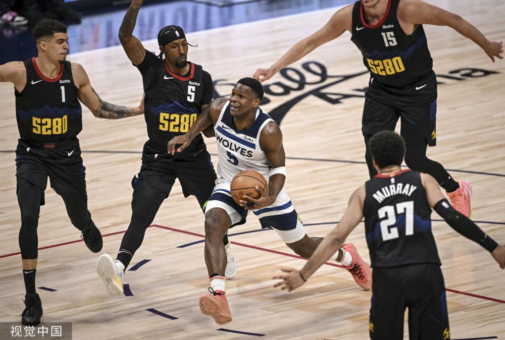 频繁在中场 频繁在中场